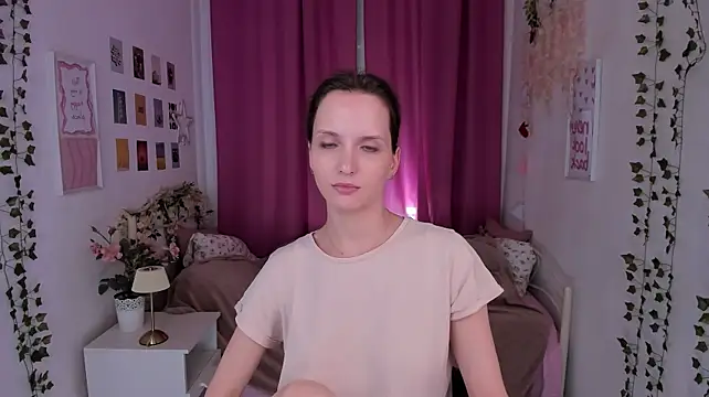 Ariadna_Shy webcam