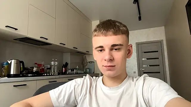 SoloFury live cam on StripChat