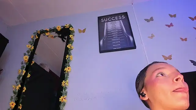 _shantal_smith (F young) - Caress my clitoris up close