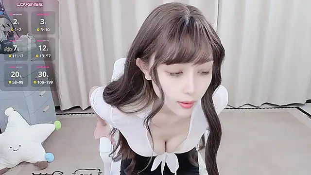 sissy-cc (F young) - 全裸＋小粉控制3分钟