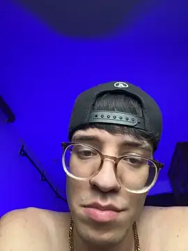 arthurdavies21- (M young) - Show Big Ass🍑😈