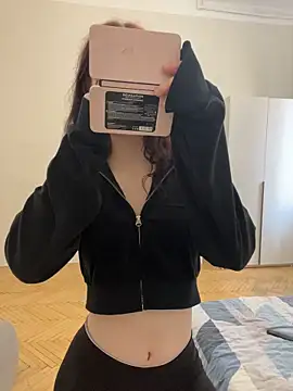 HellaSkywalker live cam on StripChat