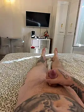 biondino97 live cam on StripChat