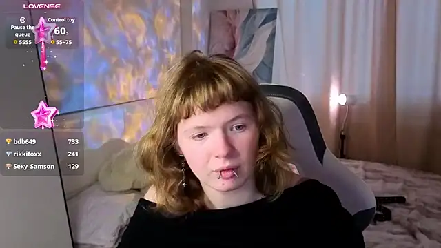 VioletDesiree live cam on StripChat