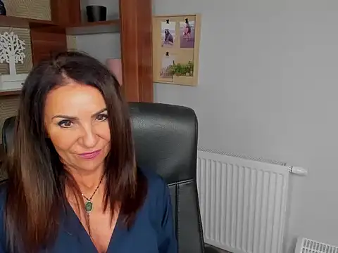 AlizeeSensual live cam on StripChat
