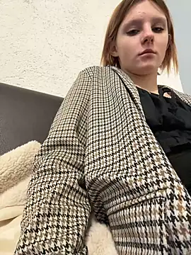NinnaParri live cam on StripChat