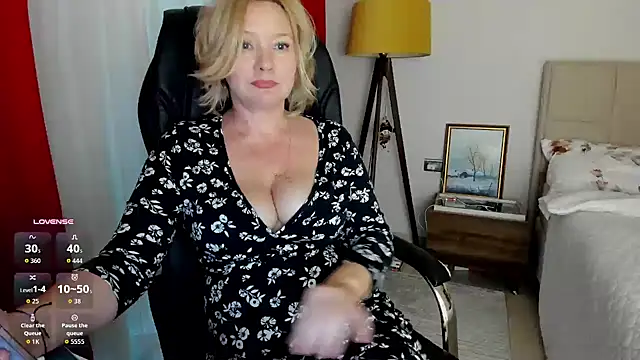 Colette__1977 live cam on StripChat