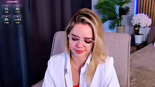 PrincessSlay live cam on StripChat