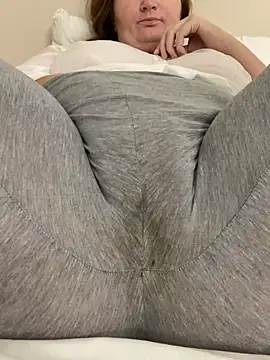 meryamvip (Ask my age) - Squirt în legings