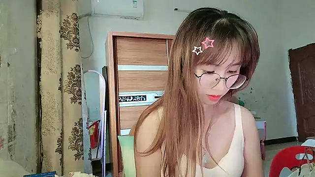 Lili_666 live cam on StripChat