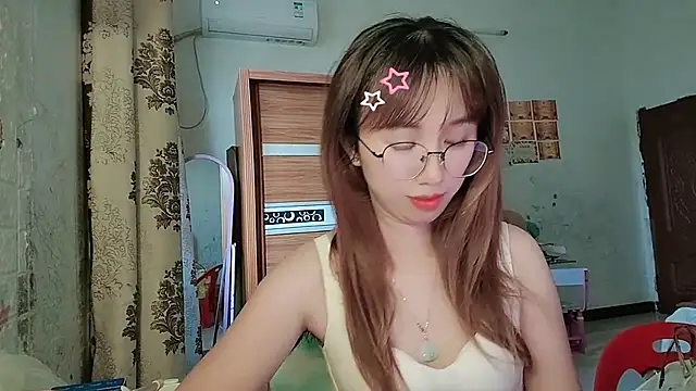 lili_666 (F young) - 对人好，是选择，被人懂，是幸运❤