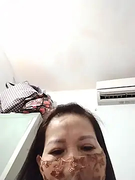 MYAMYA20 live cam on StripChat