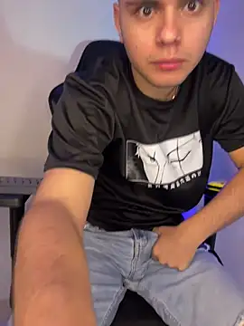 Liam_Mateo captura da sala ao vivo na Stripchat