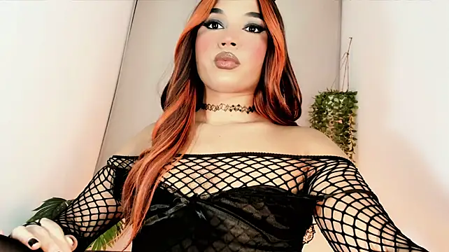 misstreslatin's live room