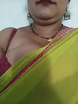 Nyra-23 live cam on StripChat