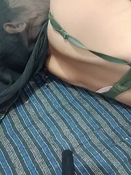 Hot_Riya_999