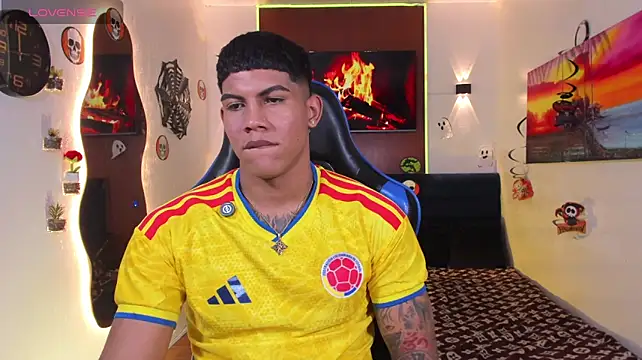 Damian_latinxxx live cam on StripChat