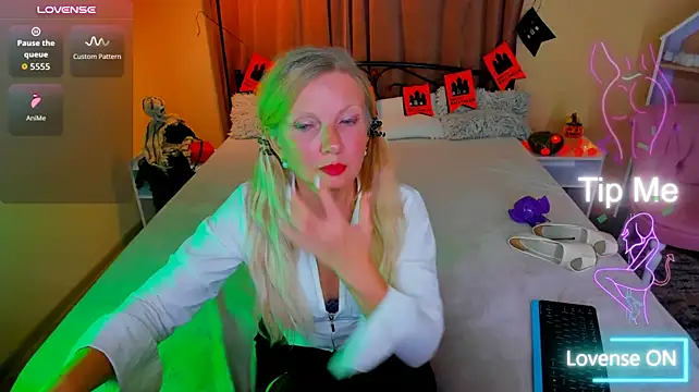 NicoletteRose_ live cam on StripChat