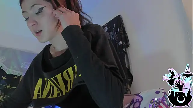 bonniecute_ (F young) - dildo glass in my pussy