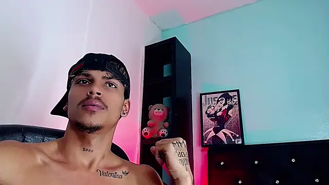angel_foxc13 (M twink) - happy happy Angel