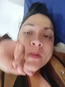 AnnyHanks webcam