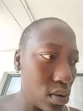 Melanin2002 live cam on StripChat