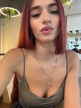 VixenRosse live cam on StripChat