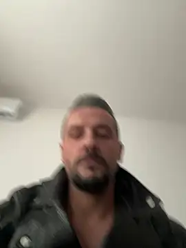 InsaneMattt live cam on StripChat