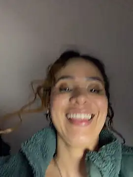 HotAlana_ webcam