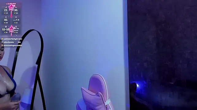 Anniee_boobs