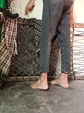 yash_sharma18 (M young) - Hi friends please  control toys gift 🎁