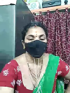 Leela_555 live cam on StripChat
