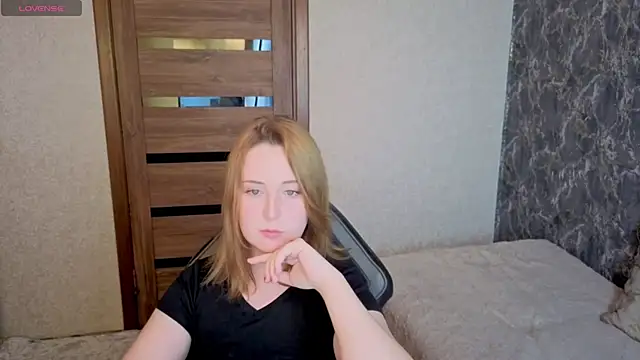 Kristy-Max live cam on StripChat