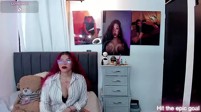 kyliejenner_hot live cam on StripChat