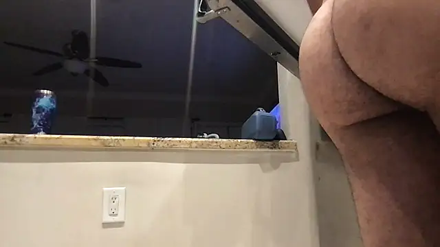BigGuyMuscle live cam on StripChat