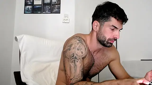 Verycutex live cam on StripChat