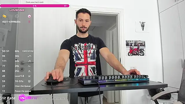ZackFraser live cam on StripChat