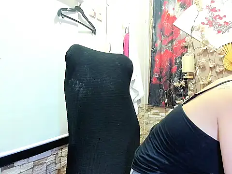 manilafoxts live cam on StripChat