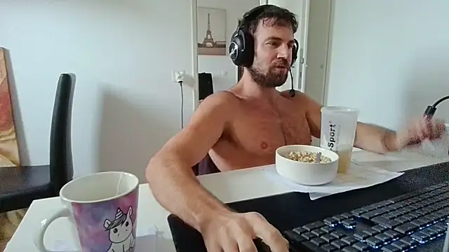 alpha-hunk live cam on StripChat