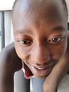 Melanin2002 live cam on StripChat