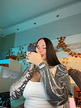 tattitude_ (F young) - Topless 10 minutes
