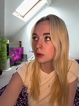 Lolabunnyblondie webcam