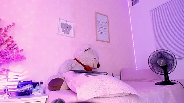 Nataly_Bloom_ live cam on StripChat