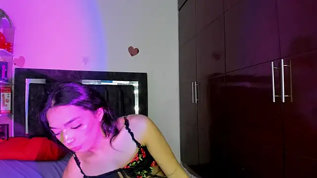 isabella_transgirl (T teen) - dance naked