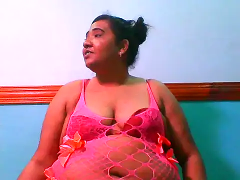 exoticcharmer live cam on StripChat