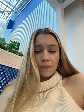 sashacatt (F young) - Masturbation+one finger in  pussy💋