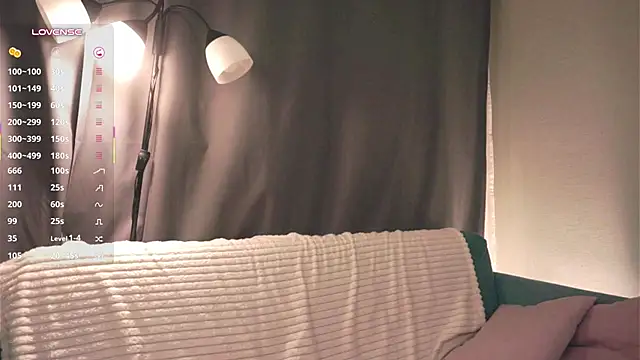 jaquelineshawhan (F teen) - Risky tease panty close up