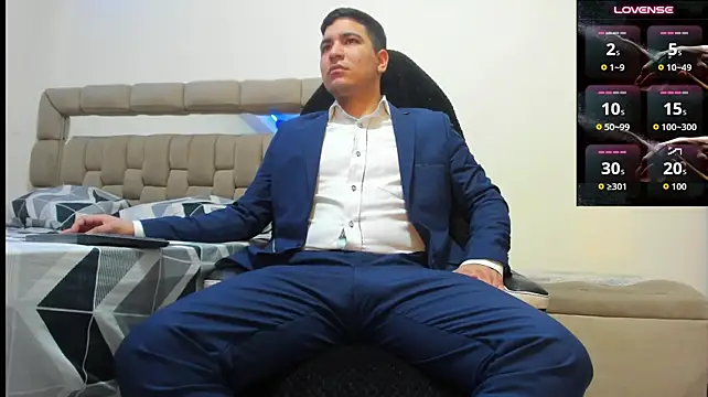 Callme_Apolo live cam on StripChat