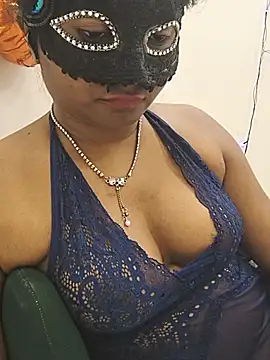 DIRTYSECRET_QUEEN_07