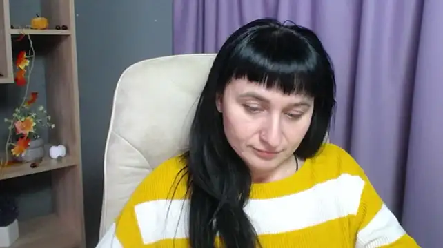 NinaFlawlees live sex cam